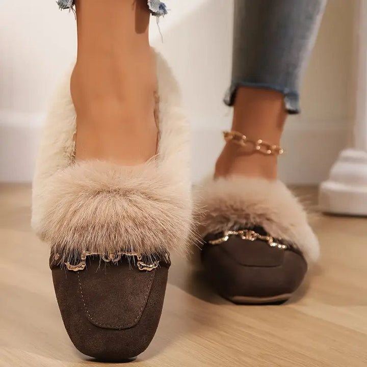 Mocassini da donna neri, comodi e versatili per il tuo stile quotidiano. Scarpe perfette per l'ufficio.