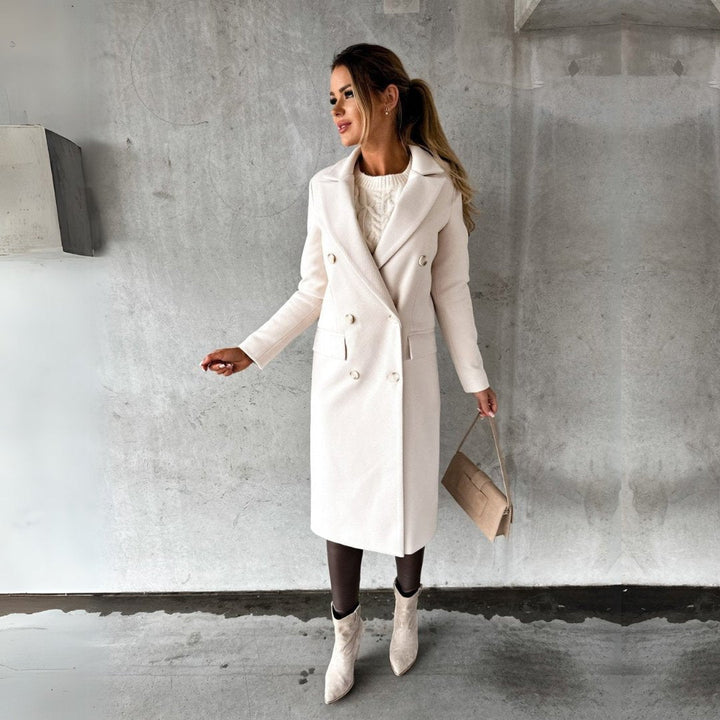 Cappotto doppiopetto donna, stile chic classico, ideale per autunno e inverno, outerwear elegante e alla moda.