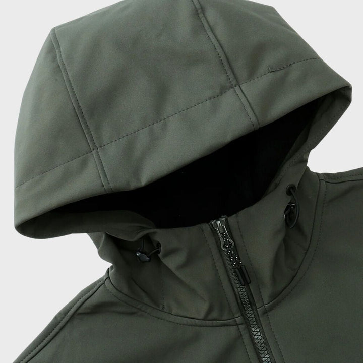 Giacca impermeabile con cappuccio per uomo, stile casual per un look autunnale e primaverile dinamico.