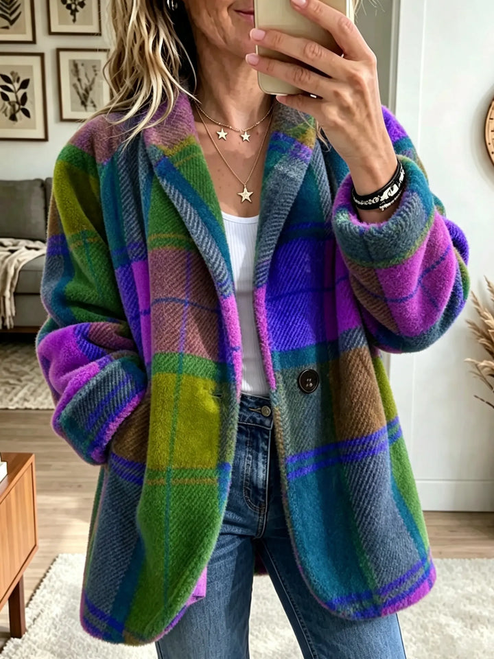 Versatile cappotto donna a quadri per autunno/inverno, perfetto per outfit eleganti e casual.