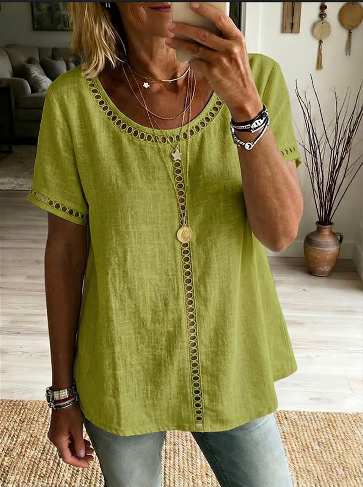 Top estivo donna patchwork con raffinati trafori, un capo versatile per la moda femminile casual ed elegante.