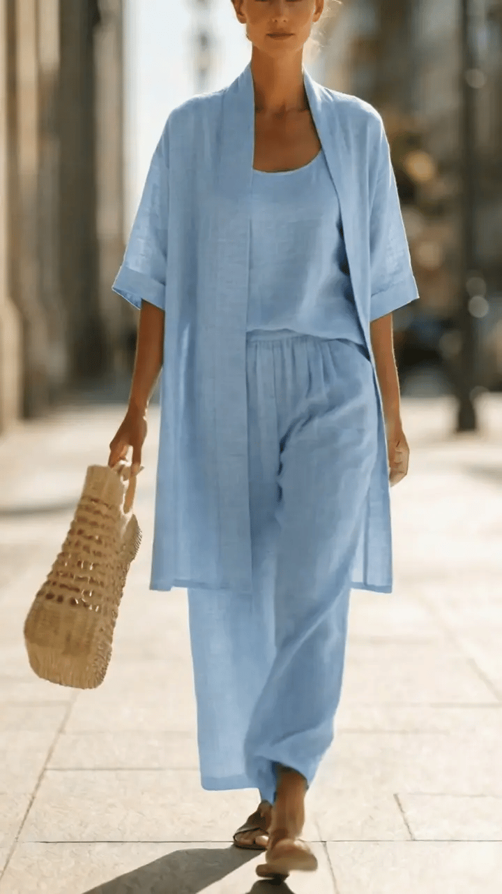 Set estivo donna in lino e cotone, tre pezzi, offre comfort e un look casual-chic.