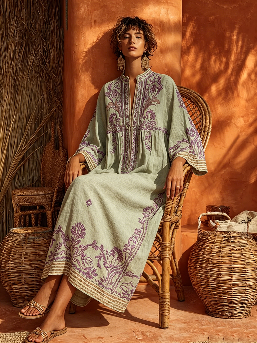 Abito fluido da donna, stile boho chic elegante, ideale per serate estive e vacanze mediterranee.