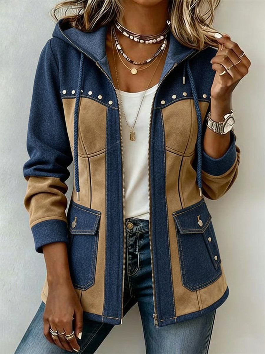 Giacca donna casual con cappuccio, design patchwork a contrasto blu navy e cammello, stile vintage per l'inverno.