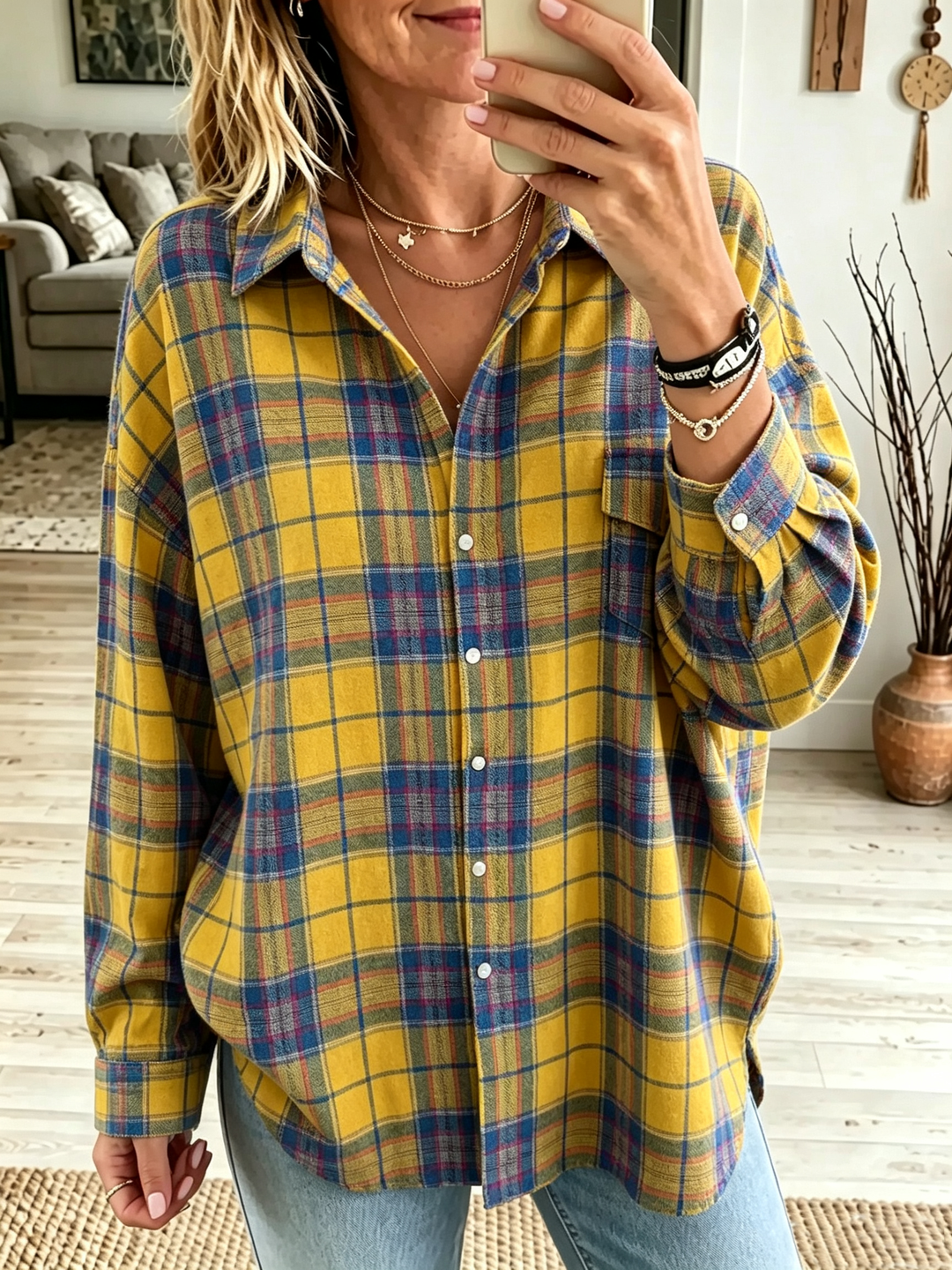 Camicia oversize a quadri da donna, tessuto morbido per massimo comfort e un tocco casual chic.