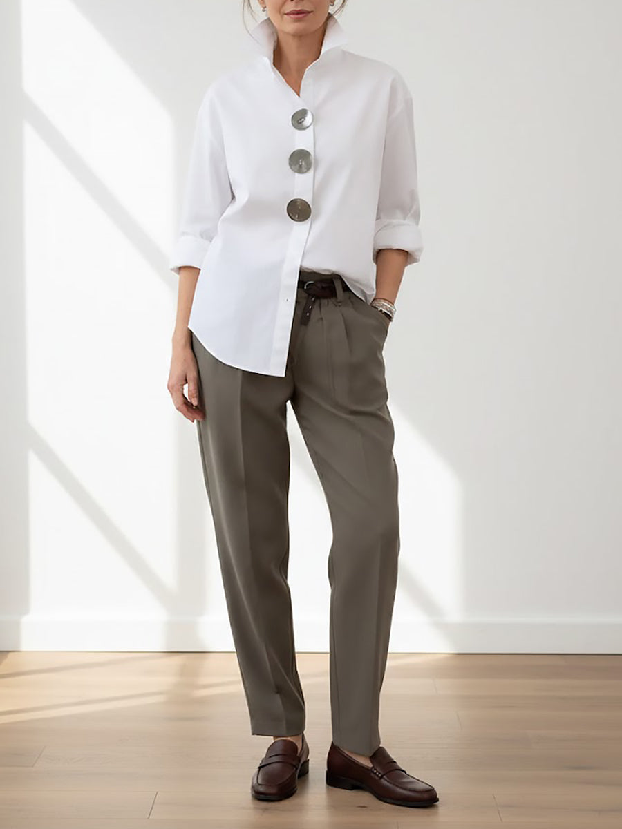 Abbigliamento donna: blusa in lino con collo coreano. Un capo versatile per la moda femminile moderna.