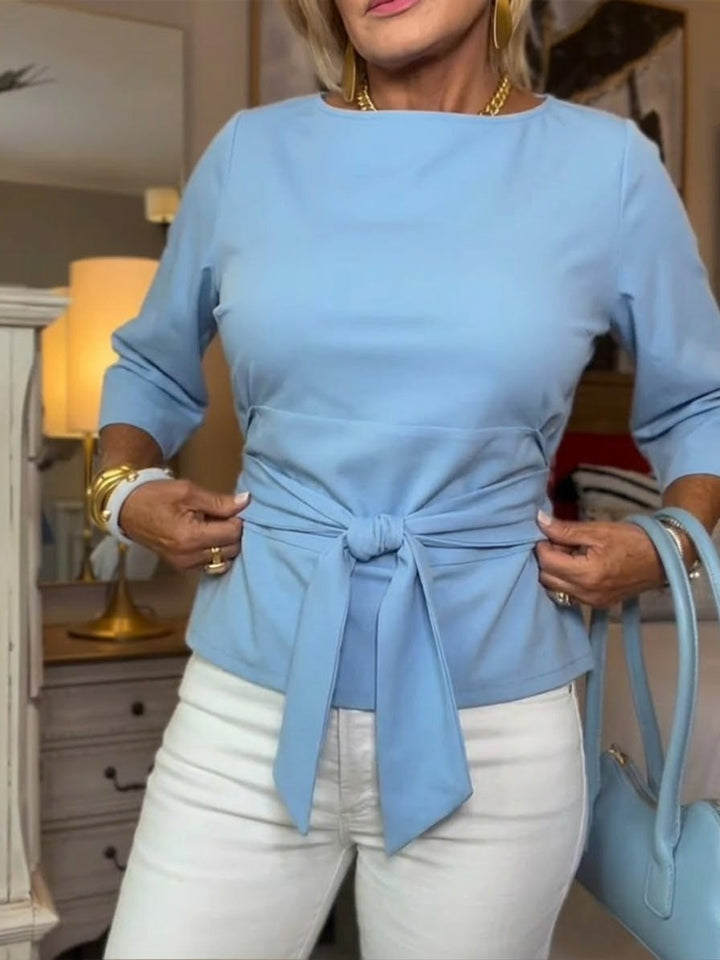 Maglietta donna azzurro chiaro, casual e confortevole, con nodo frontale per un look fresco.