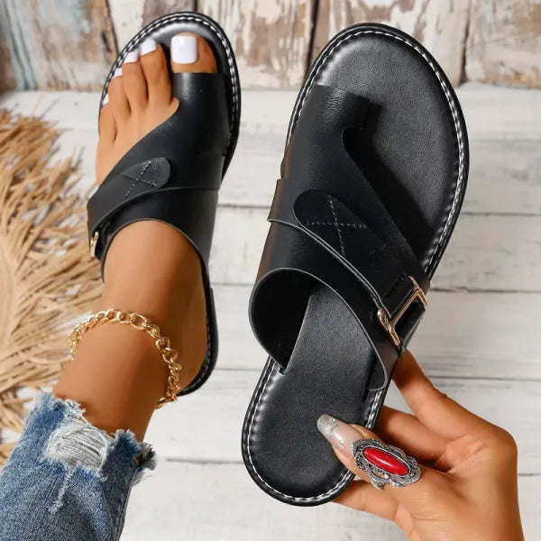 Sandali infradito donna in pelle, eleganti e comodi. Con supporto ortopedico per benessere e passeggiate estive.