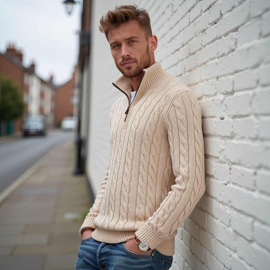 Pull uomo leggero in maglia a trecce, ideale per primavera/autunno, stile versatile.
