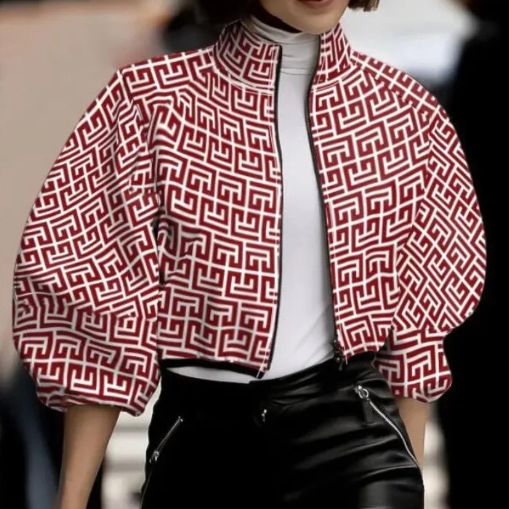 Moderna giacca corta donna, stile elegante e versatile, perfetta per le tendenze moda femminile.