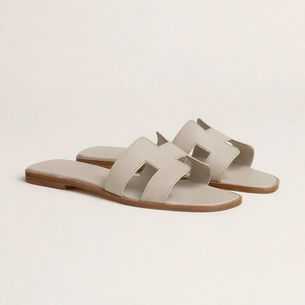 Autentici sandali Capri artigianali italiani, qualità superiore e design iconico, perfetti unisex.