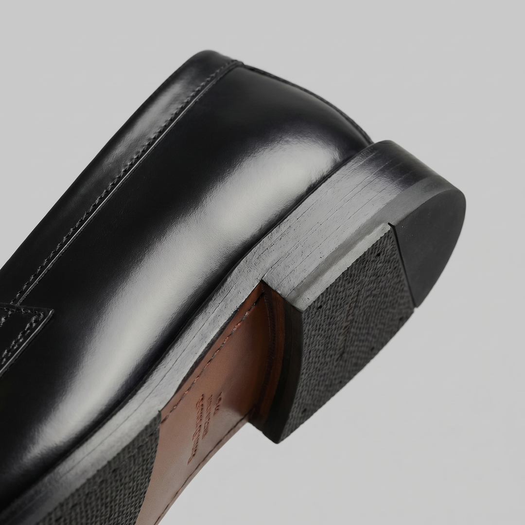 Mocassini uomo slip-on, modello Penny, perfetti per un'eleganza casual e un comfort duraturo. Scarpe versatili.