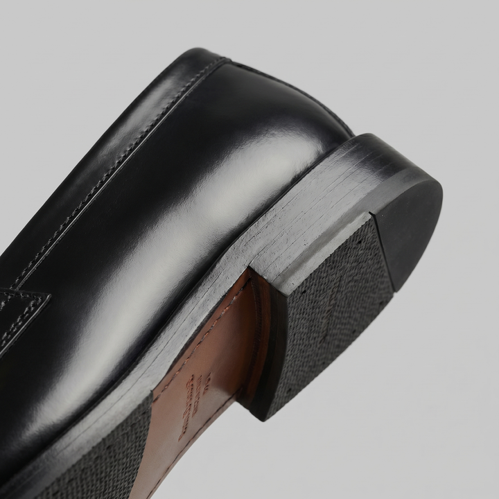 Mocassini uomo slip-on, modello Penny, perfetti per un'eleganza casual e un comfort duraturo. Scarpe versatili.