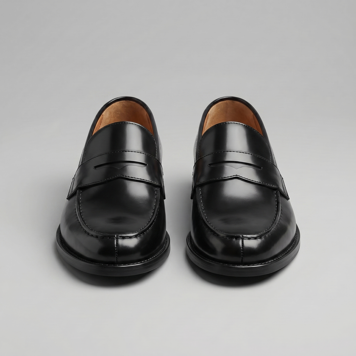 Calzature classiche uomo: mocassini Penny in pelle, scarpe slip-on per stile versatile e comfort quotidiano.