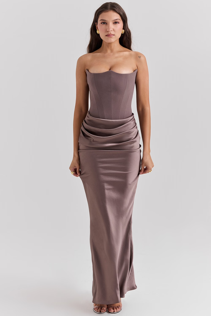 Vestito midi donna con corsetto, perfetto per eventi formali autunnali. Design fashion che modella la figura.