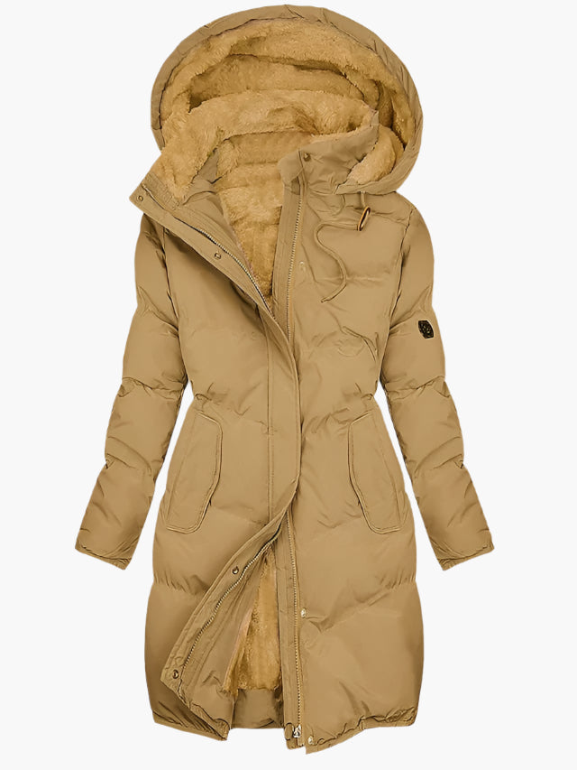 Moda donna: giacca piumino lunga e calda con cappuccio. Leggera e antivento, perfetta per l'inverno.