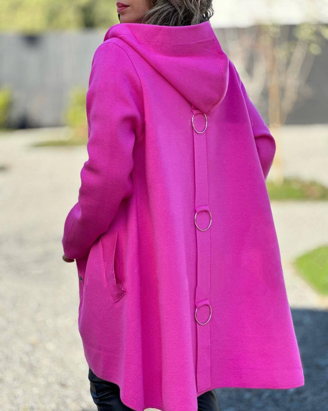 Cappotto lungo invernale donna, per massimo calore e stile elegante nelle giornate più fredde e ventose.
