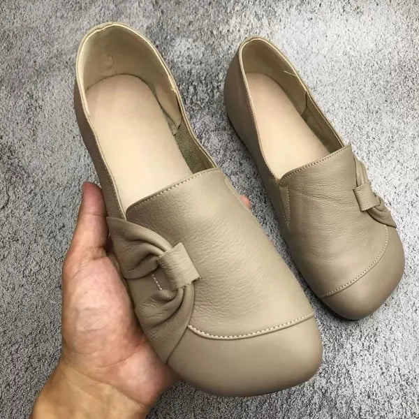 Scarpe comfort donna nere, perfette per passeggio e benessere piedi, combinano moda e supporto ortopedico.