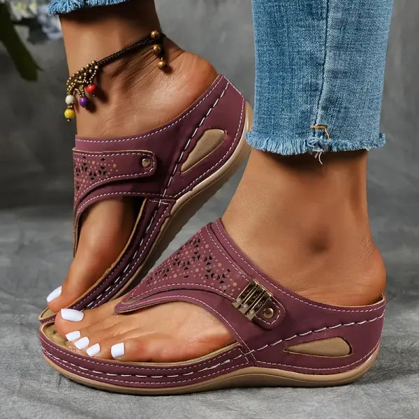 Calzature ortopediche donna con supporto per l'arco, perfette per tutti i giorni. Garantiscono benessere e comfort duraturo.