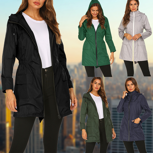 Giacca donna antipioggia con cappuccio, leggera e impermeabile per un comfort ottimale.