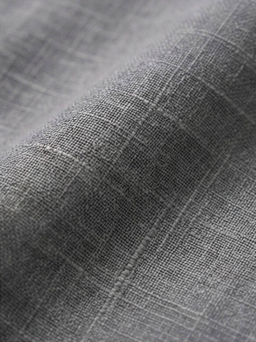 Camicia e pantaloni ampi, completo donna per un look elegante e casual chic.