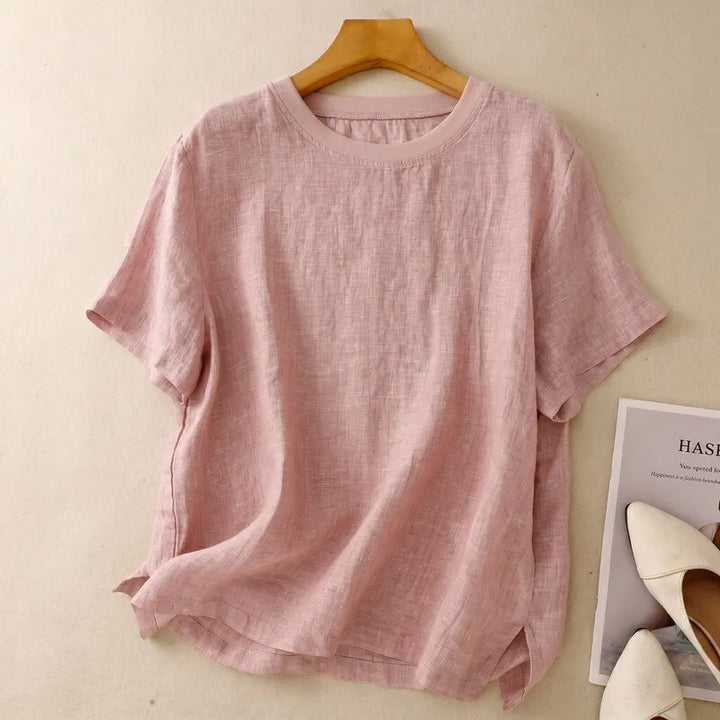 Maglietta donna a maniche corte, stile casual e confortevole, perfetta per il look quotidiano estivo.