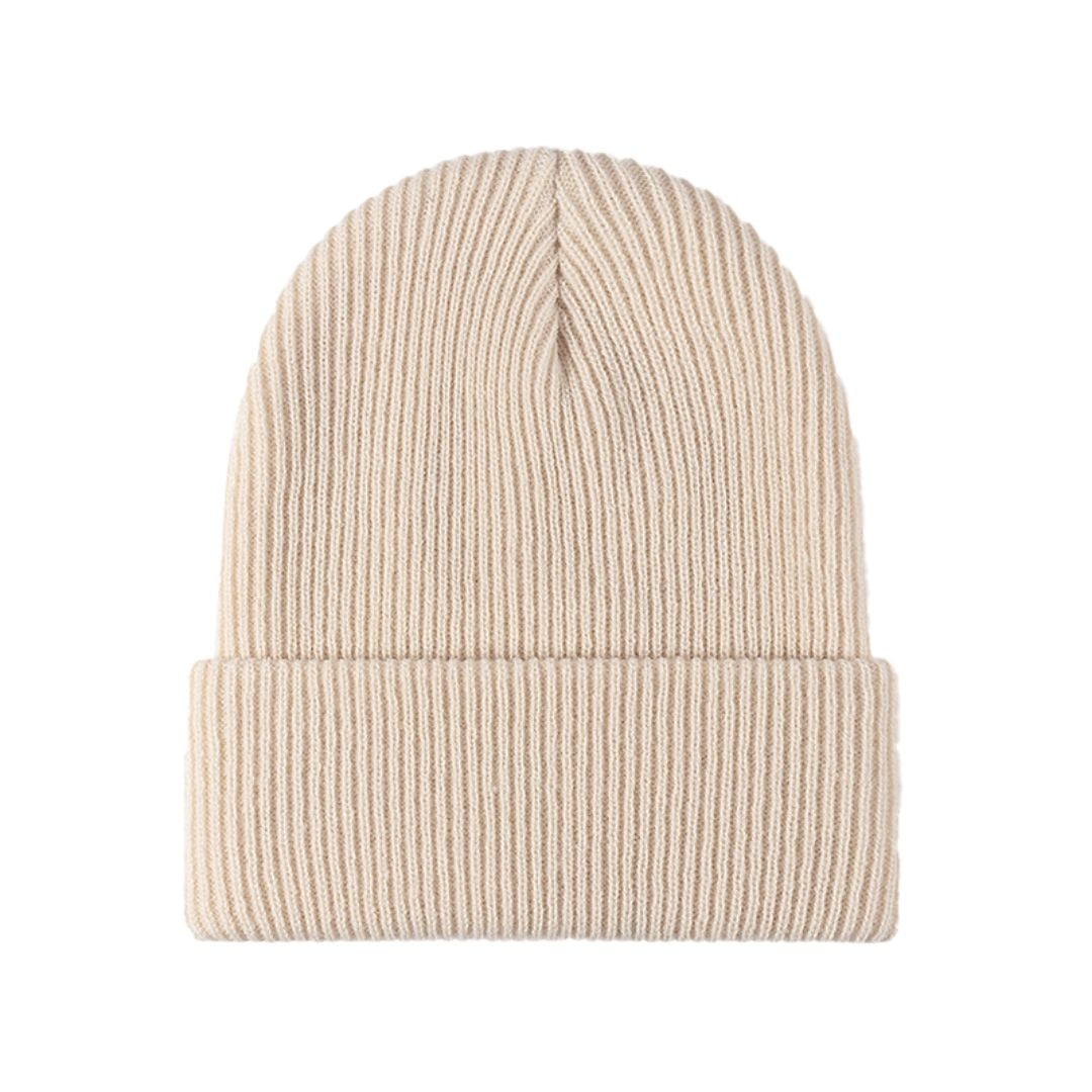 Morbido cappello beanie da uomo in maglia a costine, accessorio caldo e casual per l'inverno.
