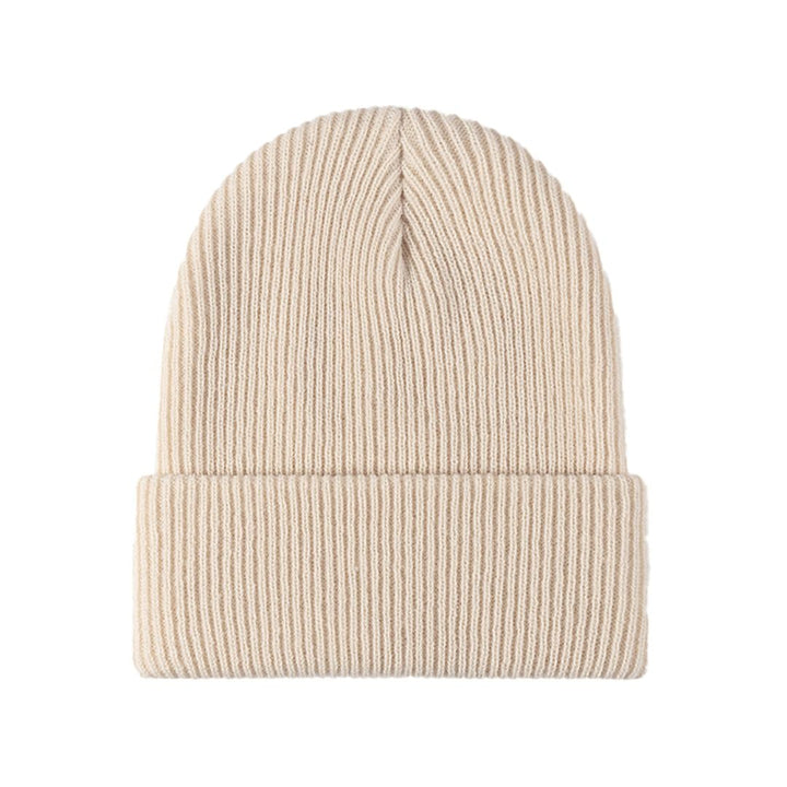 Morbido cappello beanie da uomo in maglia a costine, accessorio caldo e casual per l'inverno.