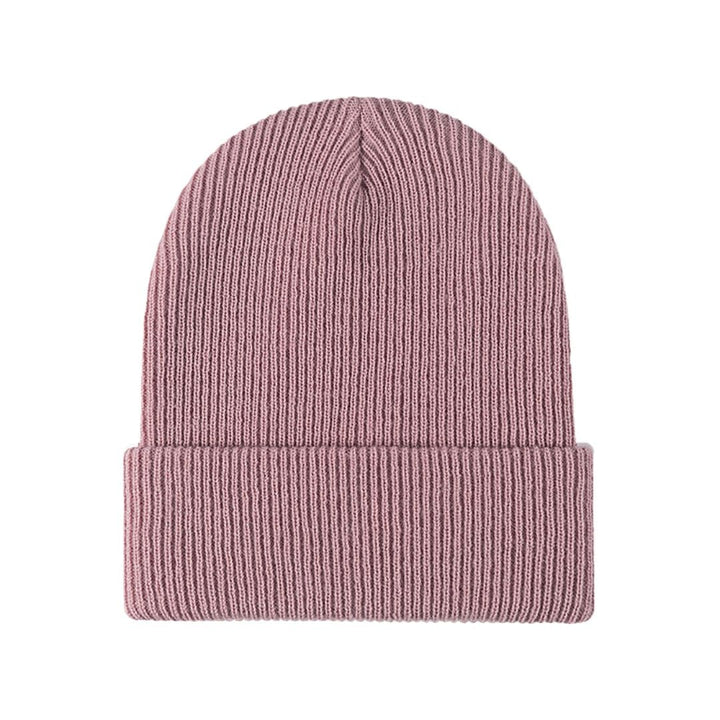 Design classico del beanie da uomo a costine, un must-have caldo e alla moda per ogni outfit invernale.