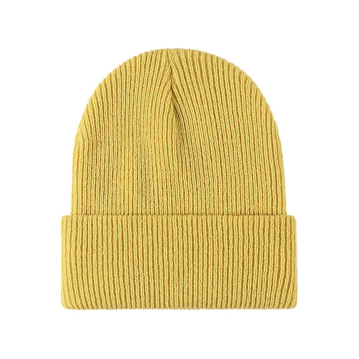 Accessorio essenziale: beanie uomo caldo in maglia a costine, ideale per l'inverno e uno stile casual.