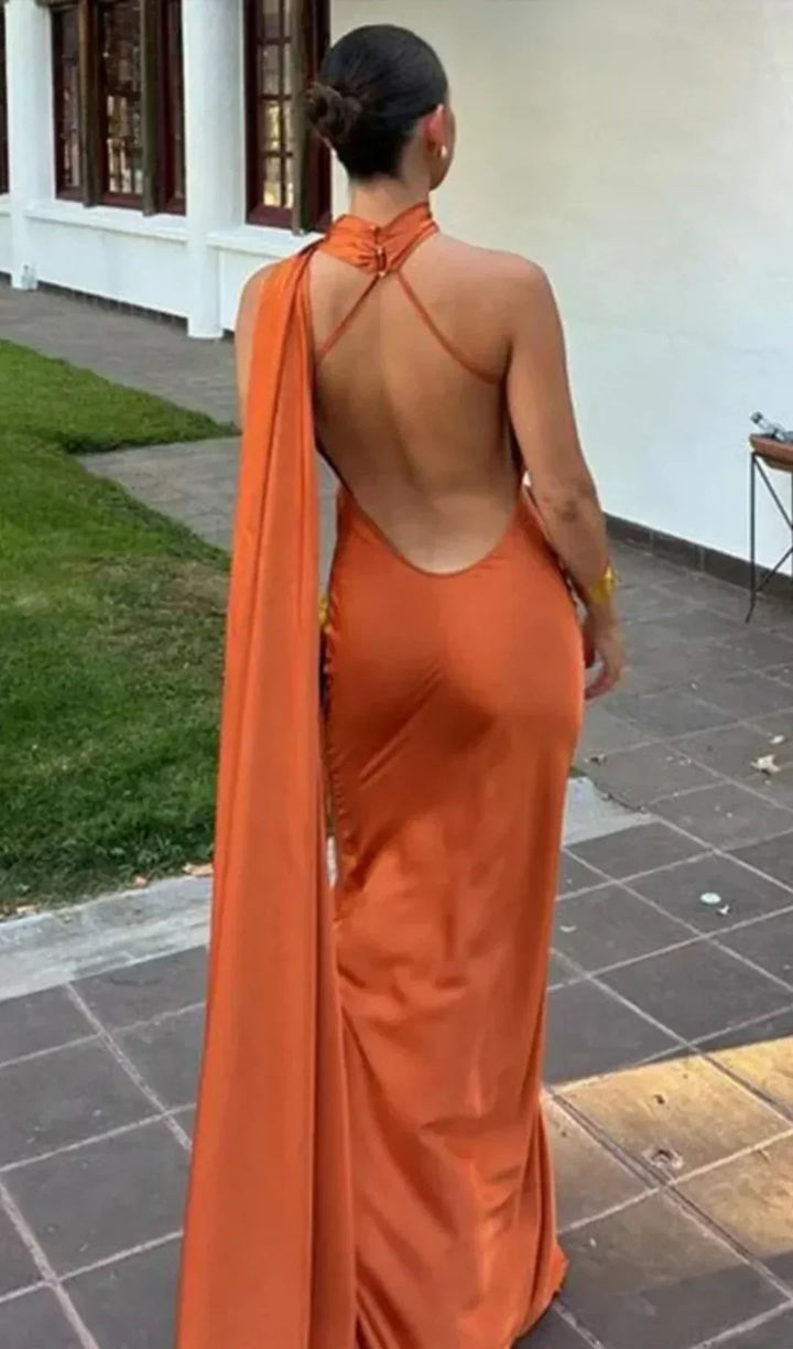 Abito lungo monospalla donna in vari colori, con drappeggio e spacco, perfetto per ogni cerimonia.