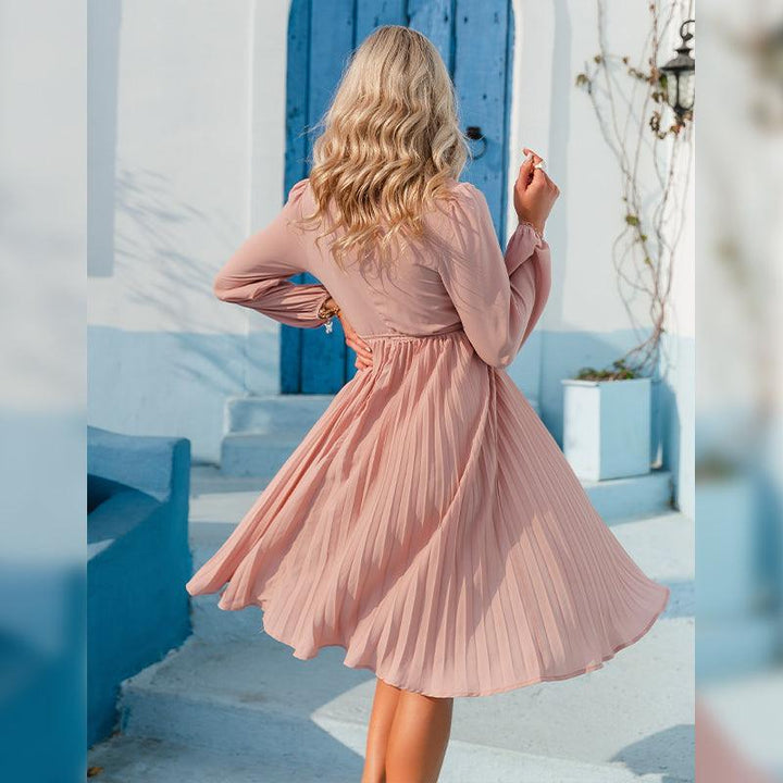 Abito corto rosa donna stile Ibiza boho chic, outfit mare leggero e fresco per vacanze estive. Abbigliamento femminile.