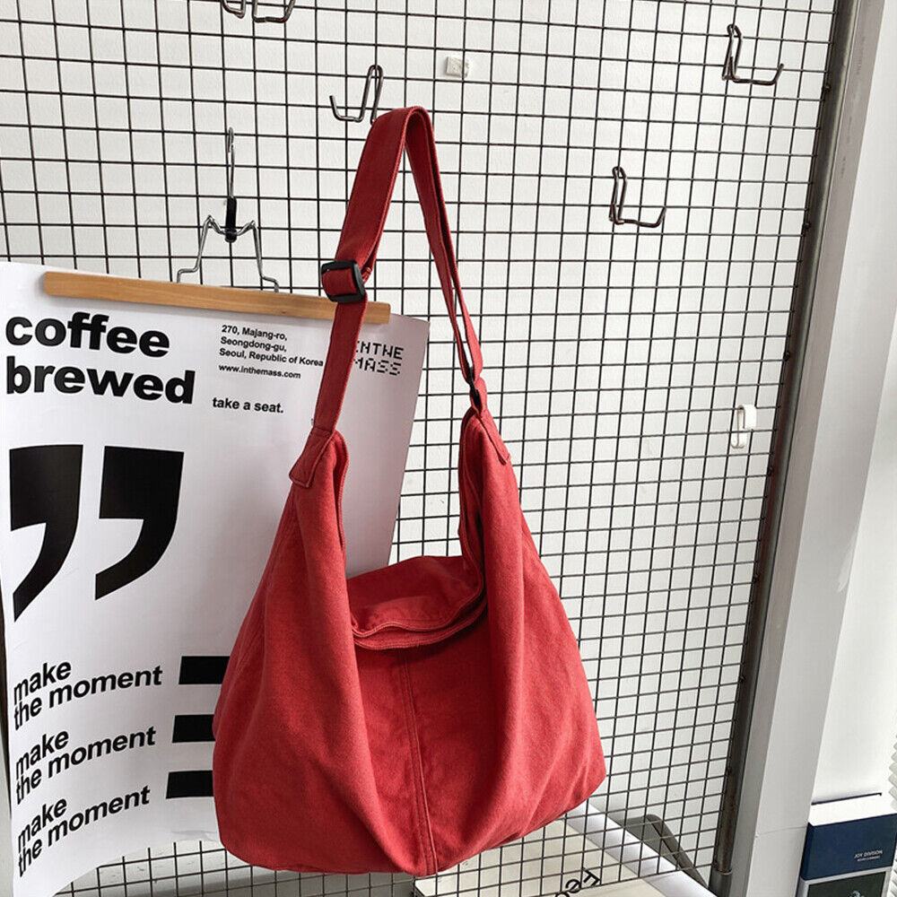 Elegante borsa a tracolla da donna in tessuto resistente, versatile accessorio moda per spalla o crossbody.