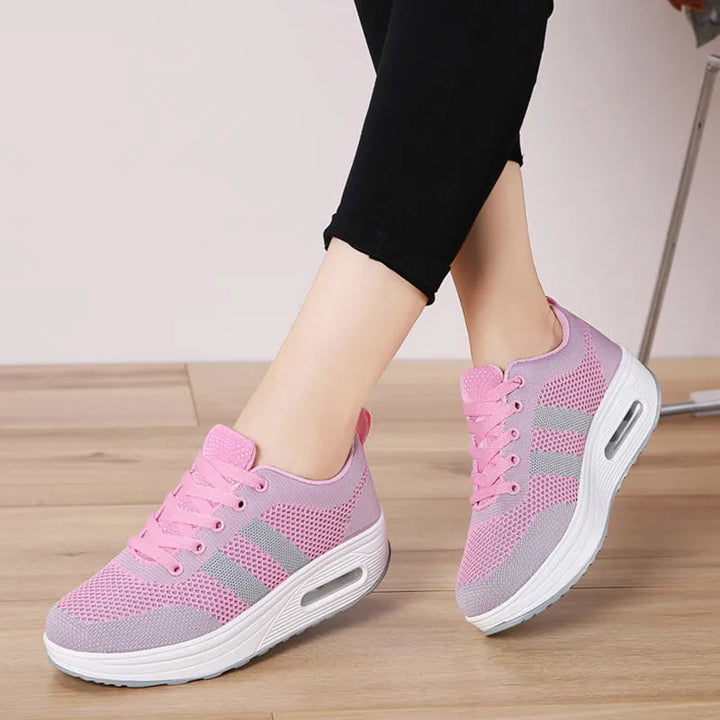 Sneakers donna moderne, traspiranti e ammortizzate con vestibilità flessibile per ogni giorno.