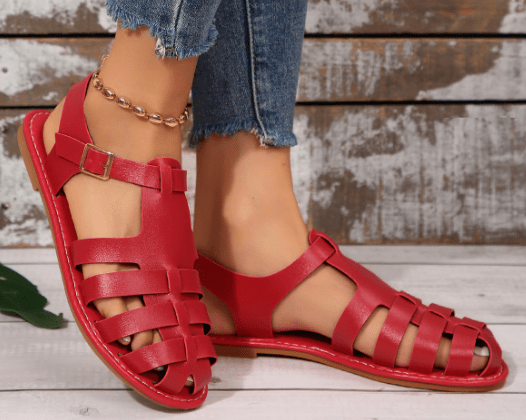 Sandali donna eleganti, piatti e confortevoli, in vera pelle. Perfetti per le passeggiate estive.