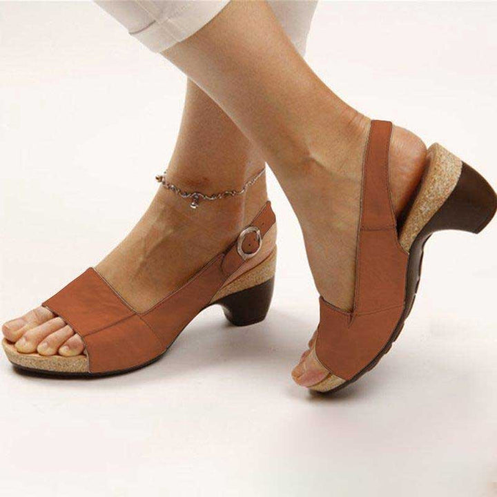 Sandali ortopedici donna comodi ed eleganti, con tacco largo per supporto plantare. Perfetti per comfort quotidiano.