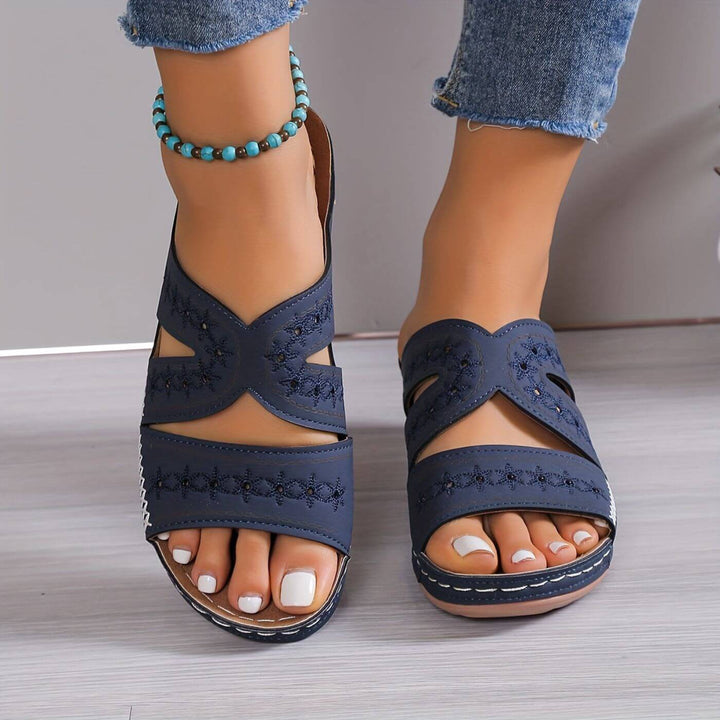 Ciabatte moda mare donna, casual e leggere, con plantare ortopedico ammortizzato e antiscivolo.