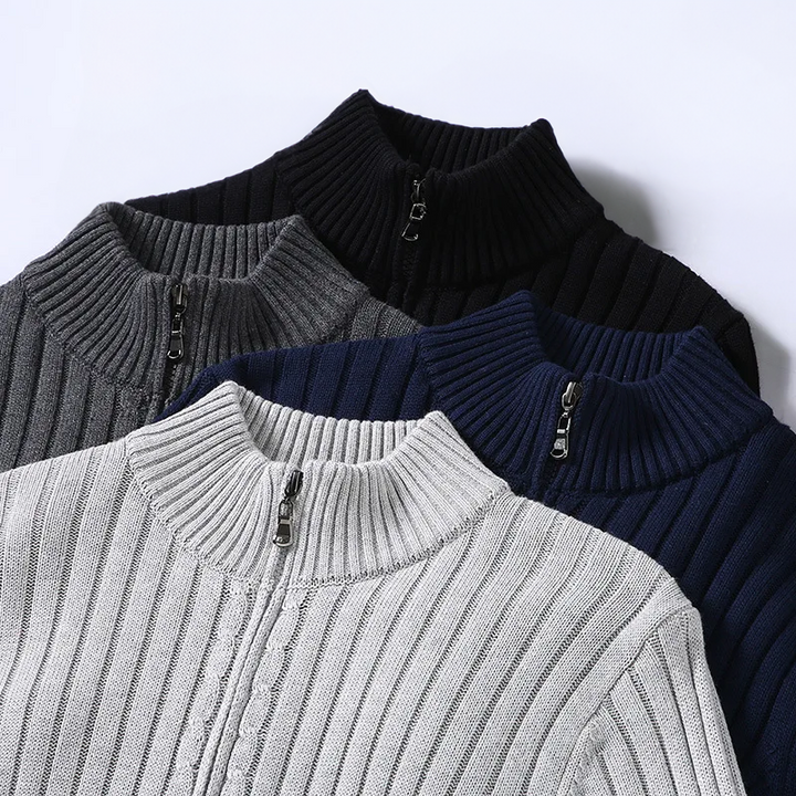 Morbido cardigan uomo con zip e maglia a coste. Pullover confortevole, classico ma trendy per il tuo stile.