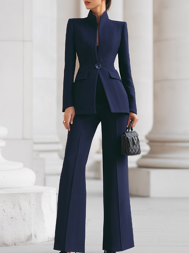 Completo blazer e pantaloni donna elegante per ufficio, cerimonia o moda casual, con tasche.