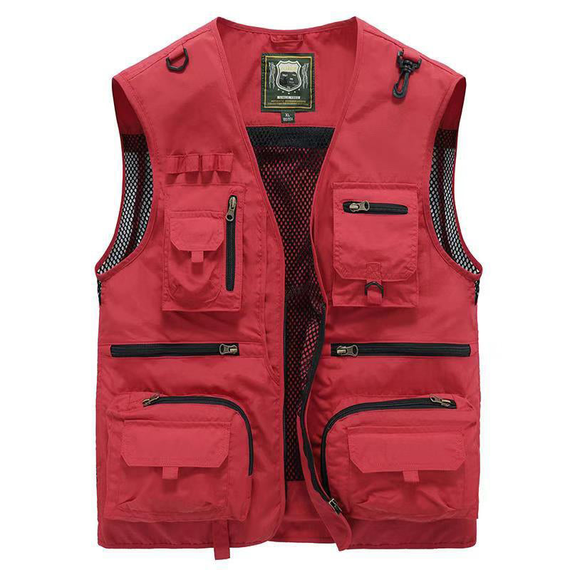 Dettaglio gilet multitasche uomo leggero, tasche organizzate per outdoor e viaggio estivo.