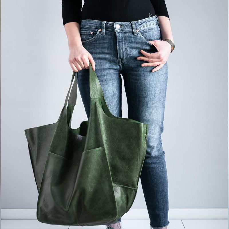 Accessorio moda: borsa a tracolla vintage da donna, capiente e chic per ogni giorno.