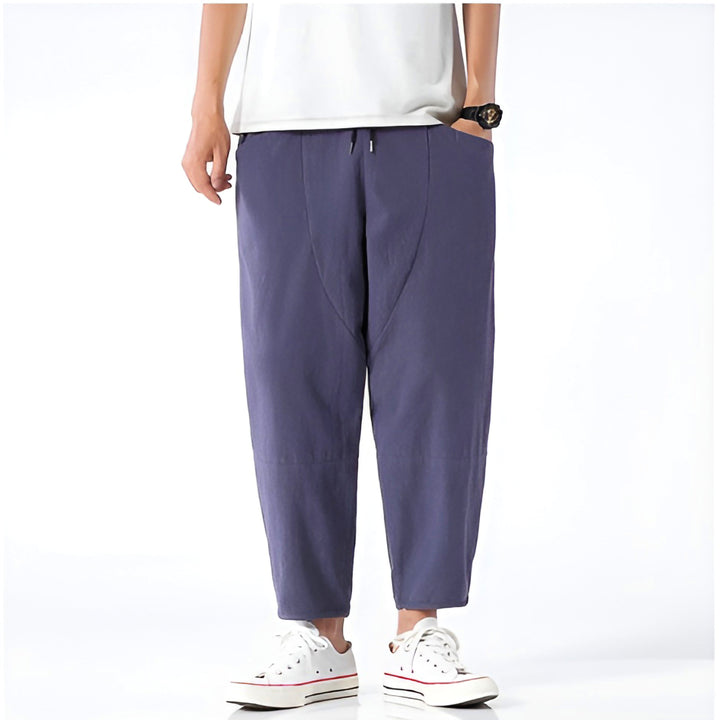 Moda uomo estiva: pantaloncini relaxed fit con vita coulisse. Per un comfort e stile senza eguali.