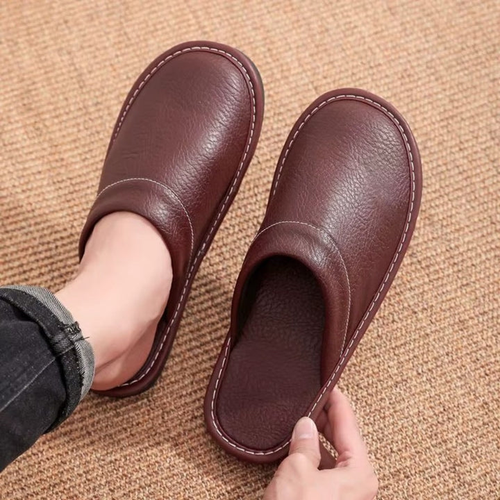 Comode ciabatte sabot unisex con supporto plantare, ideali per comfort e riposo in casa.