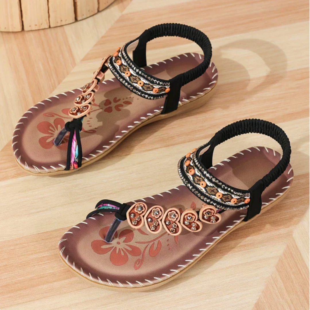 Sandali donna infradito boho con perline, comodi per vacanze, spiaggia e un look estivo spensierato.