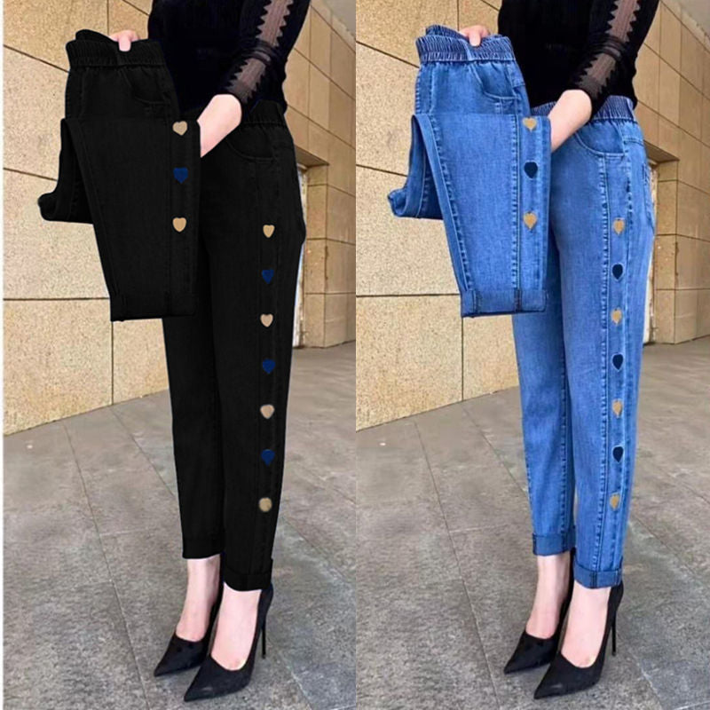 Moda casual femminile: pantaloni joggers donna ultra elastici con deliziosi cuori, perfetti per il comfort quotidiano.