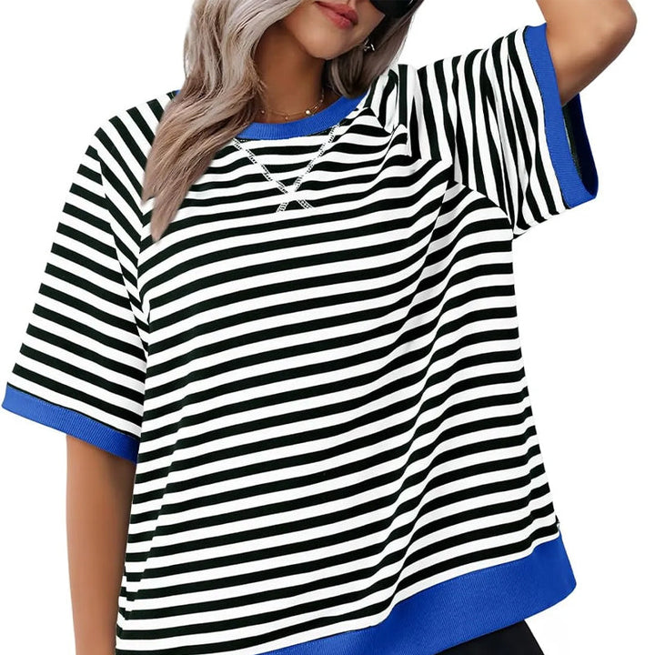 Maglietta a righe in morbido cotone da donna, ideale per un comfort estivo casual e versatile.
