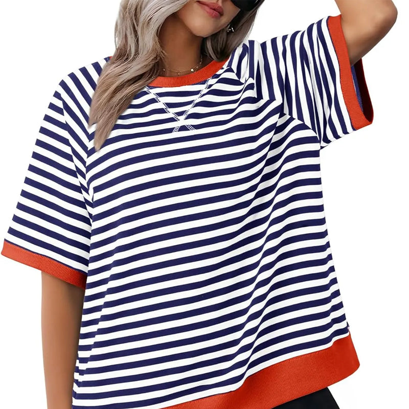 Maglietta a righe donna con taglio comodo, ideale per un look casual-chic estivo.