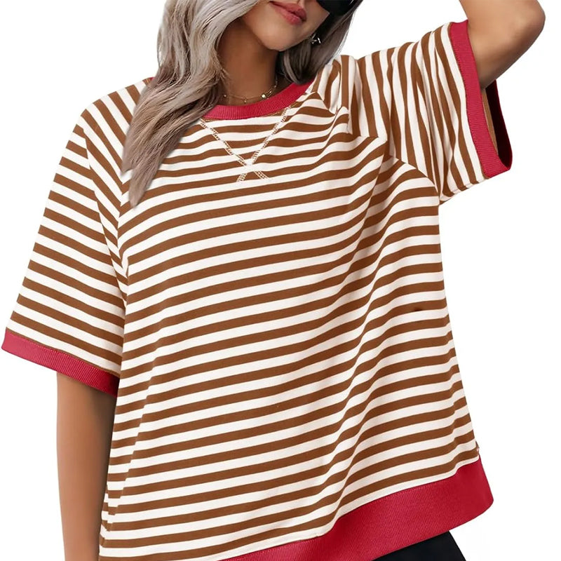 Maglietta a righe da donna, stile casual estivo e comodo, perfetta per look quotidiani.