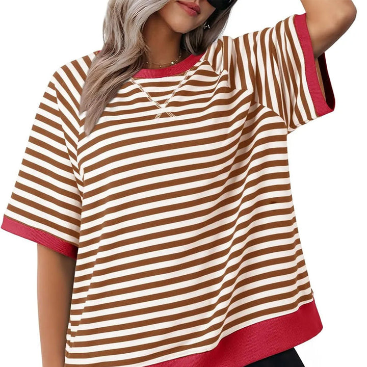 Maglietta a righe da donna, stile casual estivo e comodo, perfetta per look quotidiani.