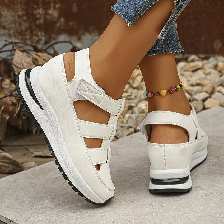 Sandali donna ammortizzati per comfort elevato, punta chiusa. Ideali per passeggiate estive e relax.